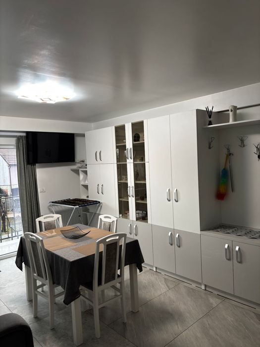 Închiriez apartament cu două camere