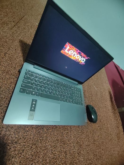 Noutbook Lenovo kompyuter