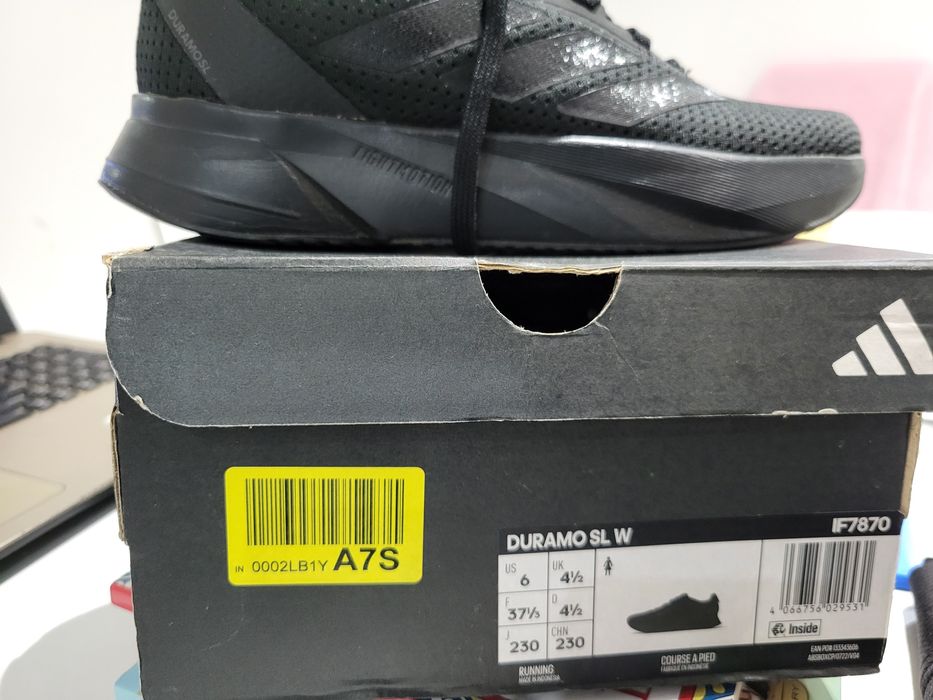 Adidasi running Adidas noi mar 37 negri