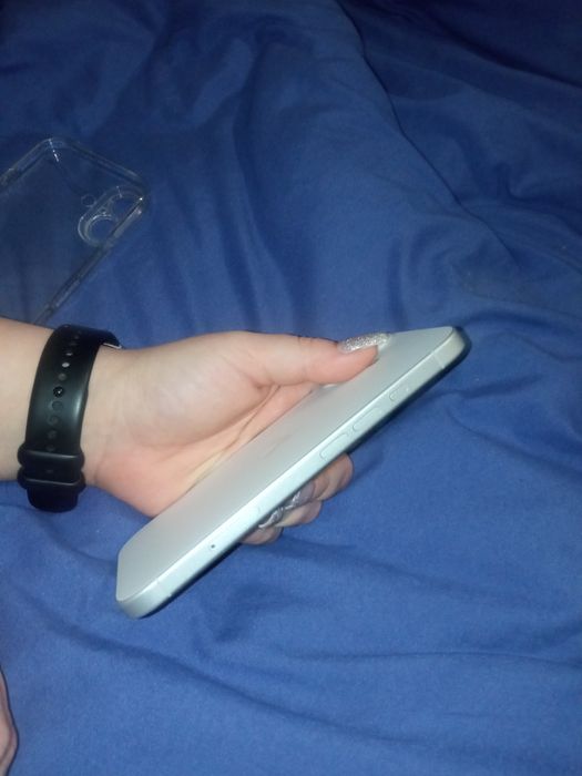 Iphone 16 128gb 90akb