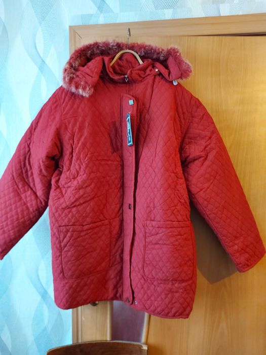 Продам куртки жен 52-58 разм. 6000 тг.