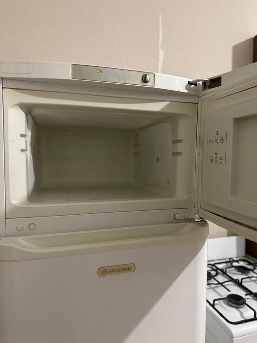 Продам холодильник