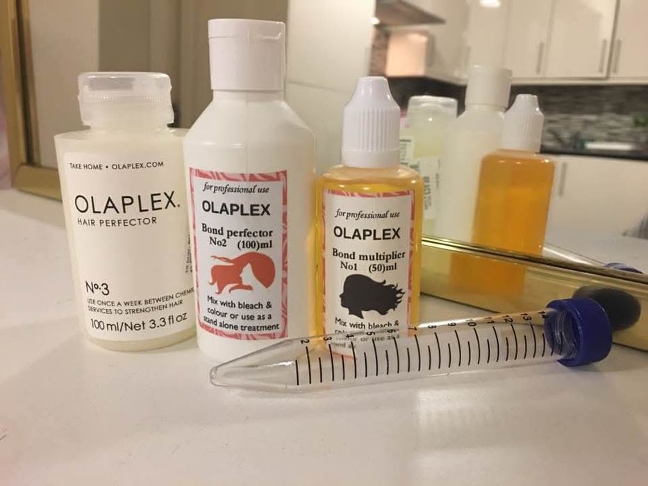 Extensii de păr & Hairstyling în locația clientei