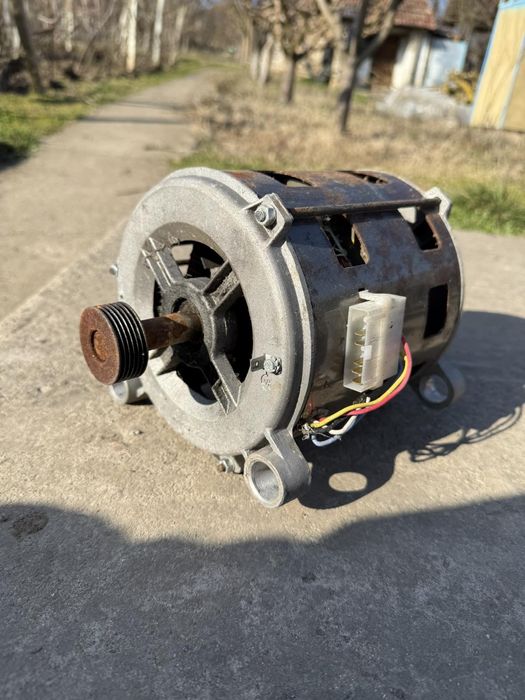 Електро мотор за пералня индезит