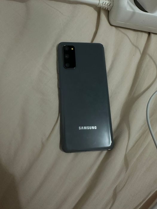 Продам самсунг s 20 original