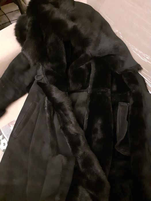 Дубленка черного цвета
