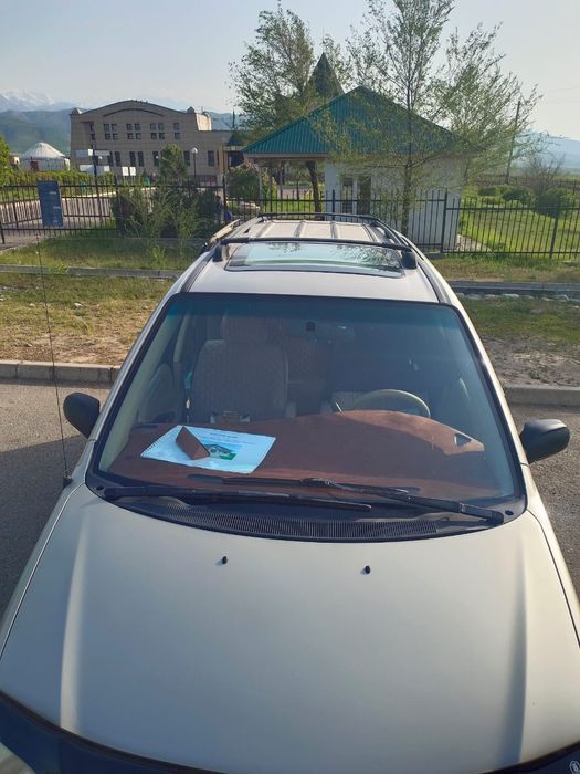 Мазда мпв 2000год.