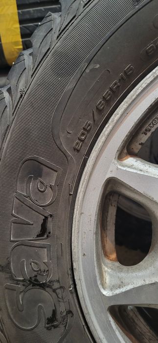 Продам комплект шин на дисках