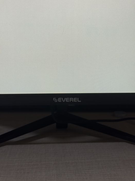 Monitor Everel 180gertsili