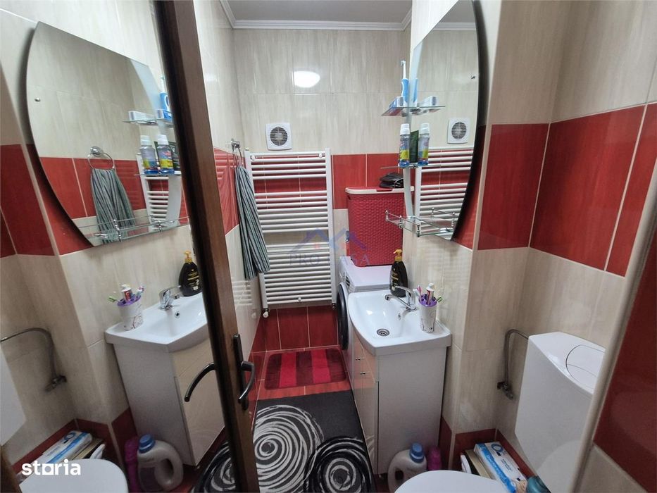 Apartamet 4 camere, decomandat,2 bai, Ampoi 3, 2 locuri parcare