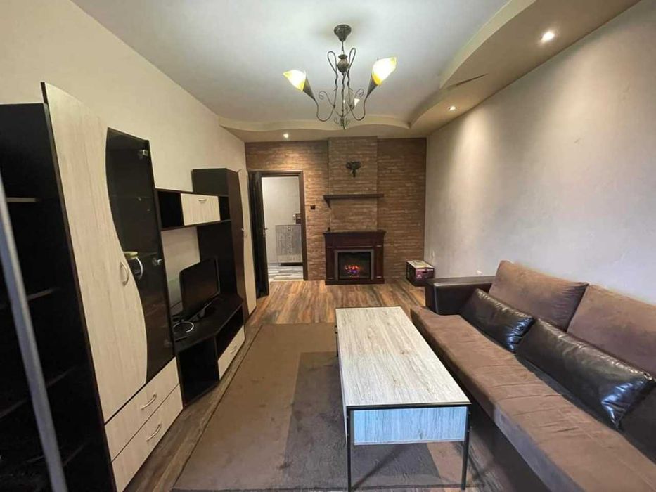 Дава се под наем Двустаен апартамент в Пловдив, Кършияка - 60 кв.м за 375 € - Снимка #1