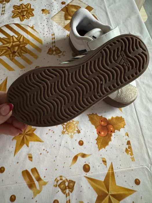 Ghete si adidași adidas