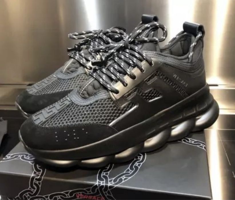 Versace chain reaction