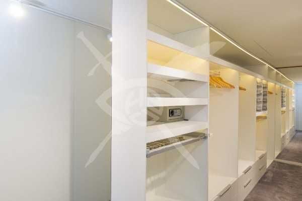 Продава се Тристаен апартамент в Бургас, Лазур - 175 кв.м за 3629 €/кв.м - Снимка #8