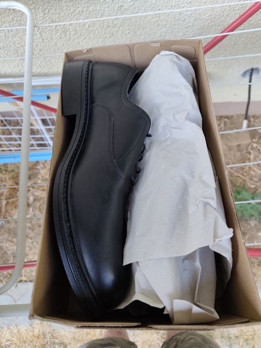 Продавам нови обувки номер 47 от естествена кожа Lenox.