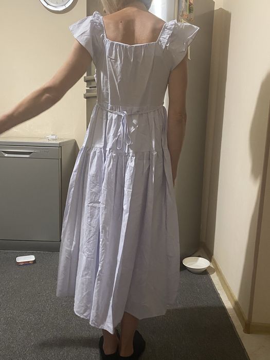 Платье для девочек 11-12 лет,рост 152. Надевала 2 раза.