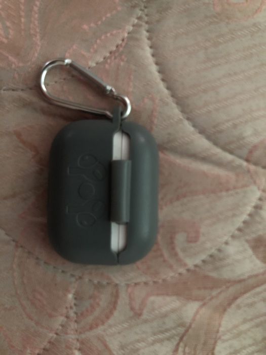 Продаю airpods pro срочно