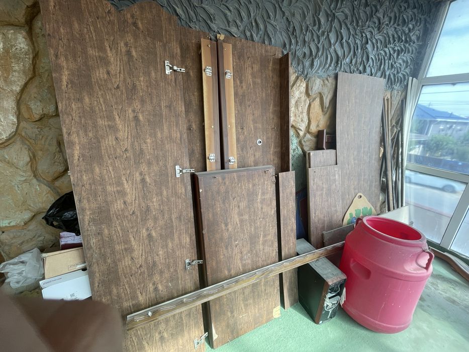 Зеркало полка кровать