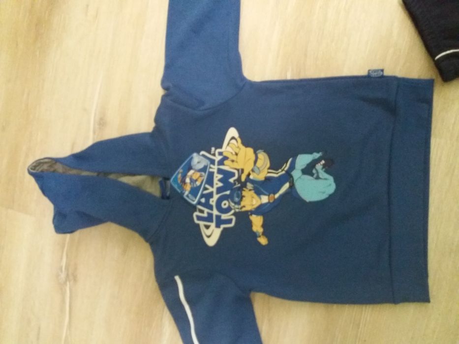 Детски екип, внос от Англия, размер 3-4 години