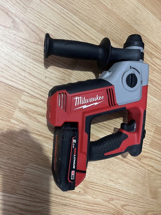 Vand rotopercutor milwaukee m18 BH