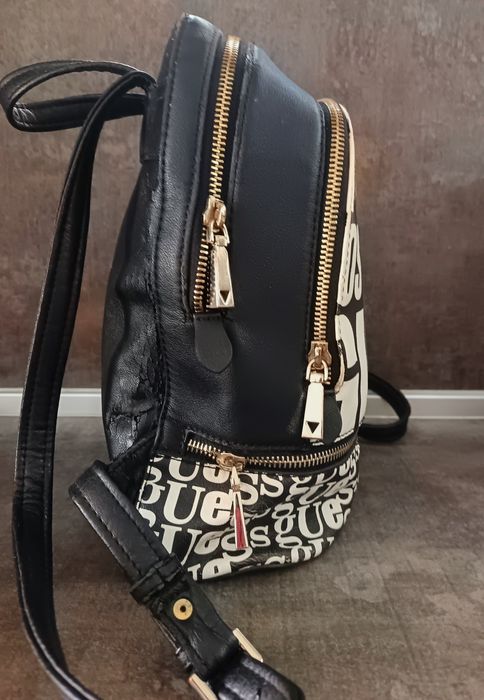 Оригинална раница GUESS