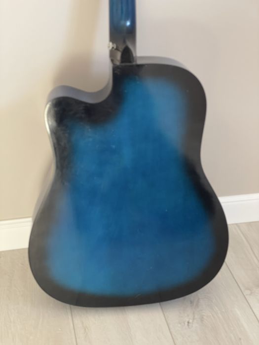 Акустическая гитара +чехол в подарок