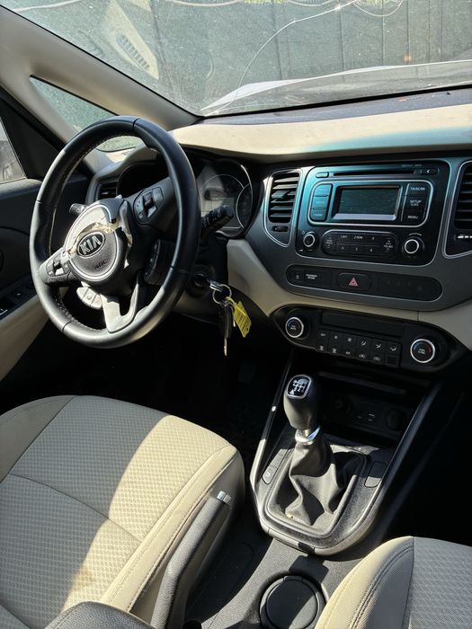 Kia carens на части