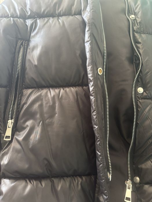 Зимно черно яке.