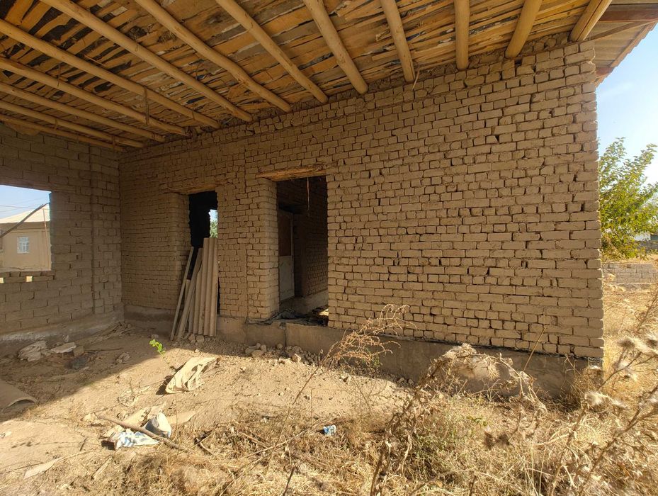 Продаётся участок 8 соток с домом в Ташкентской области