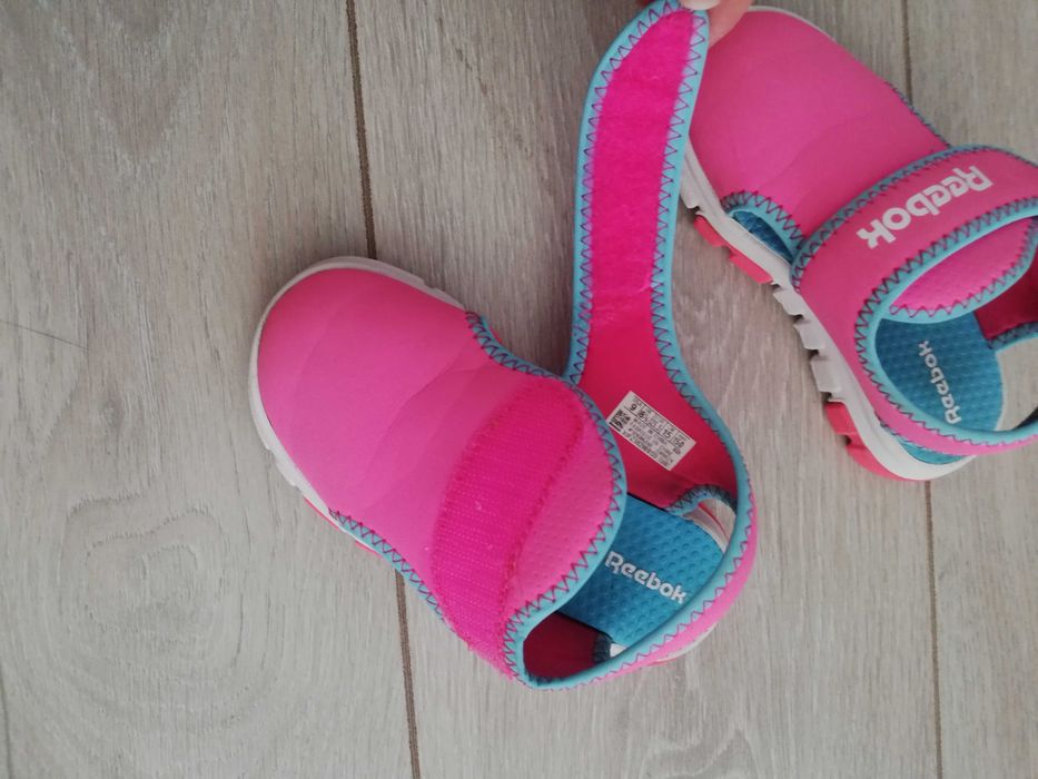 Сандалии на девочку Reebok