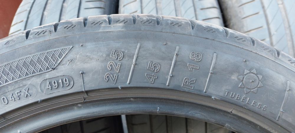 225 45 18 летни гуми