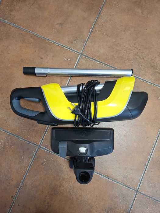 Se vinde un aspirator Kärcher VC 5 500 w 1.349 - pentru piese