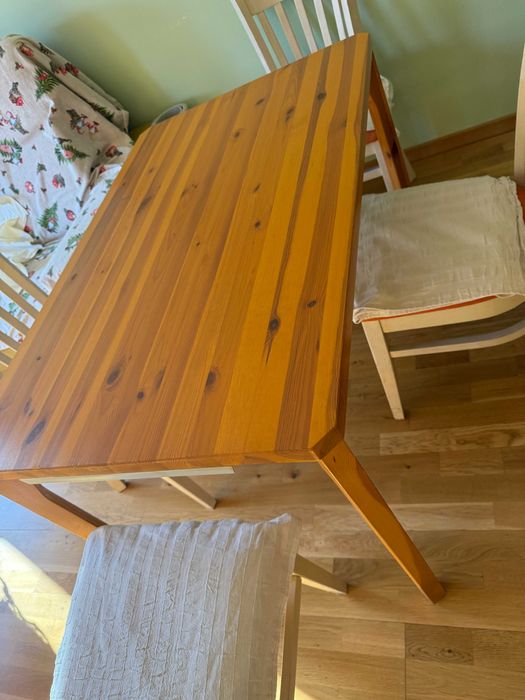 Маса от масивно дърво, IKEA