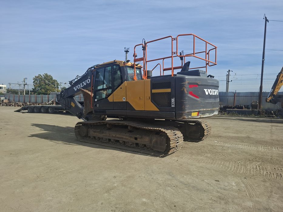 Vand excavator volvo EC 220EL