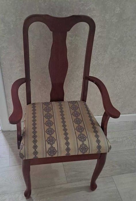 Продам мягкий стулья из дерево Б\У