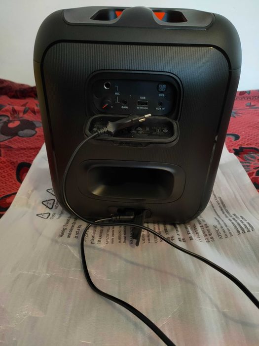 Преносима тонколона, aудио система JBL Partybox Encore Essential, 100W