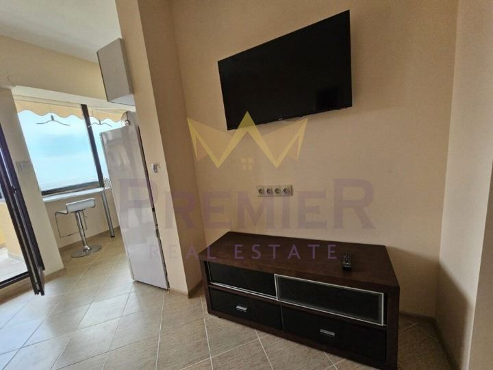 Продава се Тристаен апартамент в к.к. Златни пясъци - 100 кв.м за 1850 €/кв.м - Снимка #8