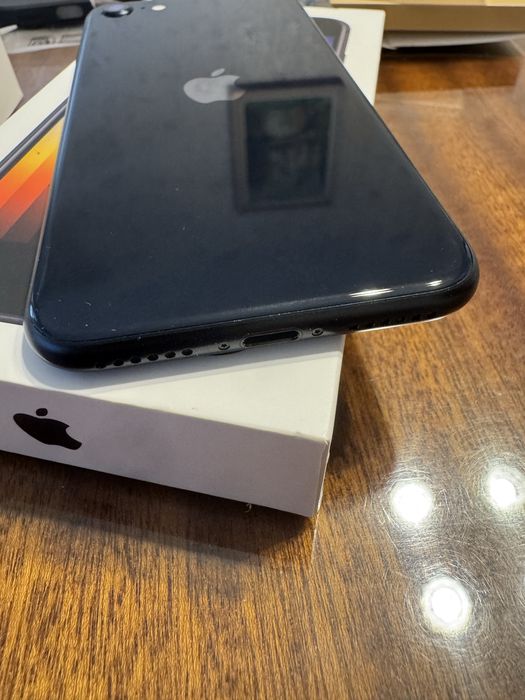 Смартфон Apple iPhone SE 3, 128 GB, 5G