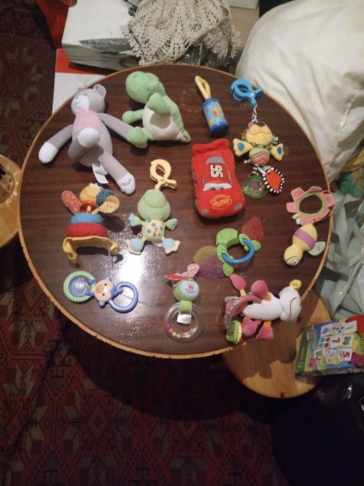 Лот от играчки