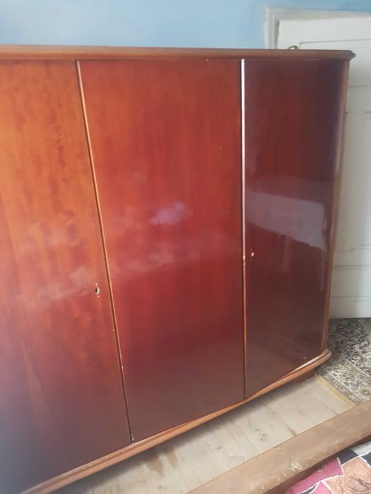 Vand mobila veche vitange