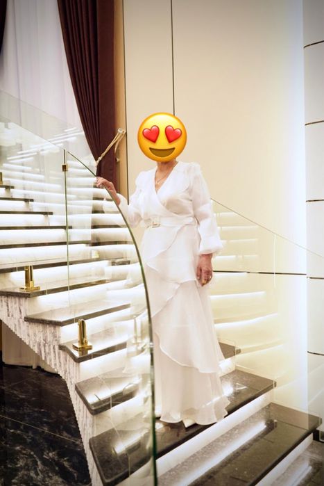 Красивое белое Платье