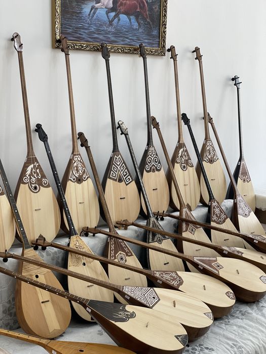 В продаже профессиональные домбры оптом и в розницу