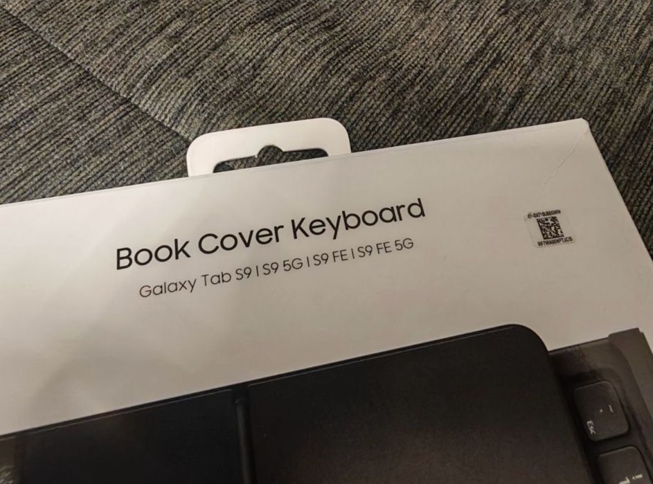 ***КАТО НОВ Samsung Book Cover Keyboard S9  / Fe 5G Технополис Гаранци