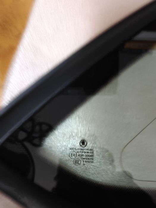Geam lateral fix dreapta spate NOU Škoda Octavia III Combi