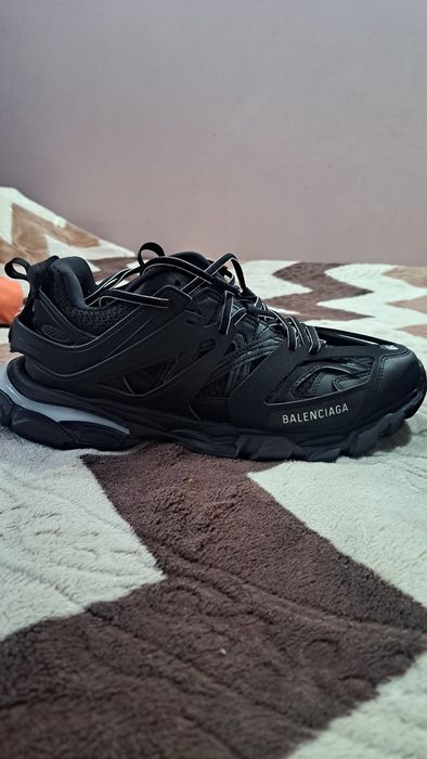 Balenciaga track led