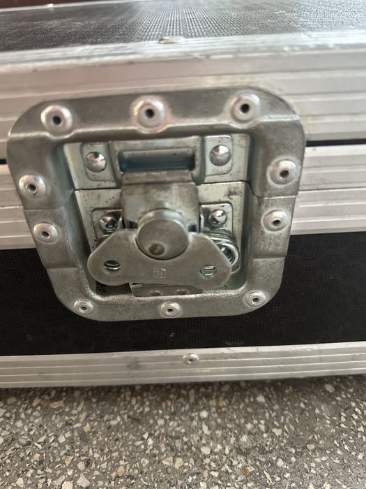 Vand Flight case /hardcase pentru clapa / orga cu suport pentru pedala