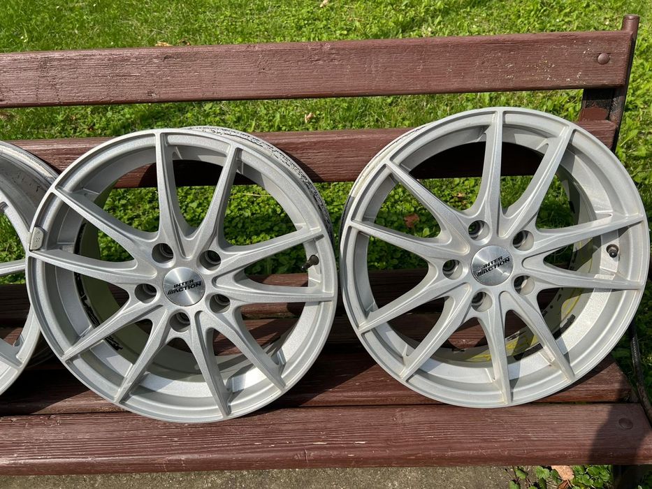 Vând jante Audi r16