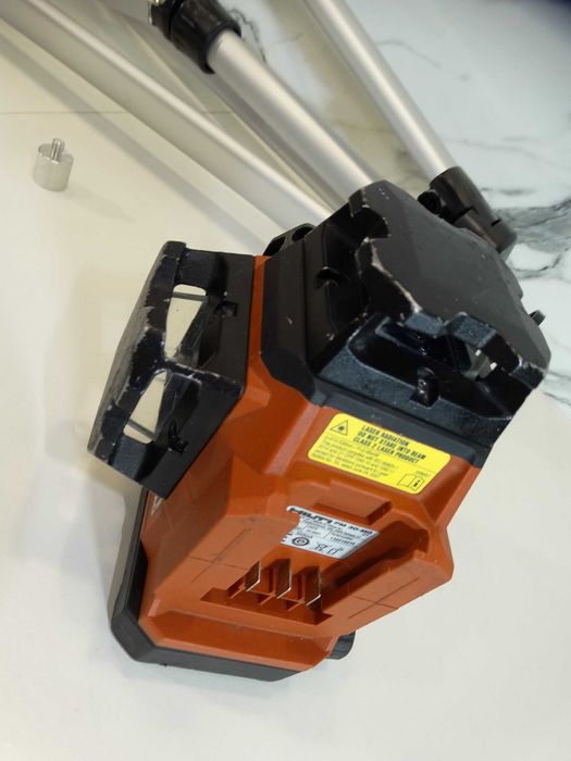 Hilti PM 30 MG - 3D Линеен лазерен нивелир + тринога 1.50 м