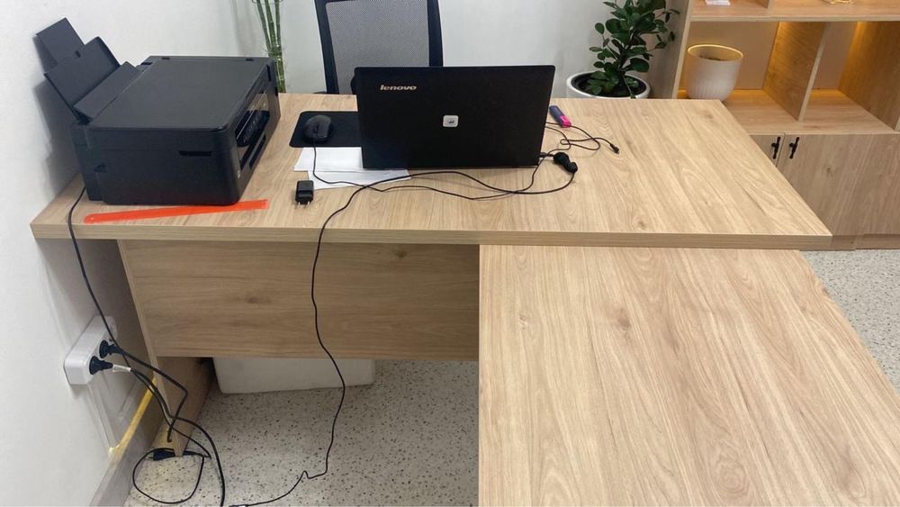 Продаются столы состояние отличное