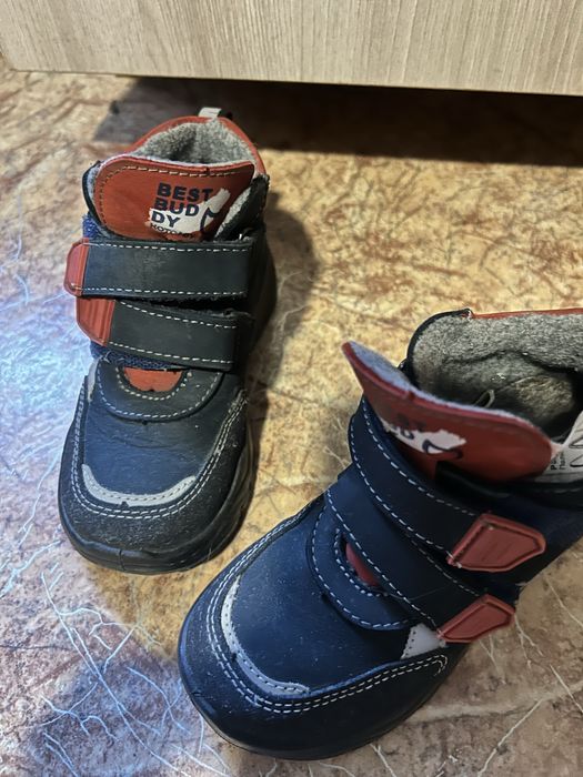 Продам детские сапоги